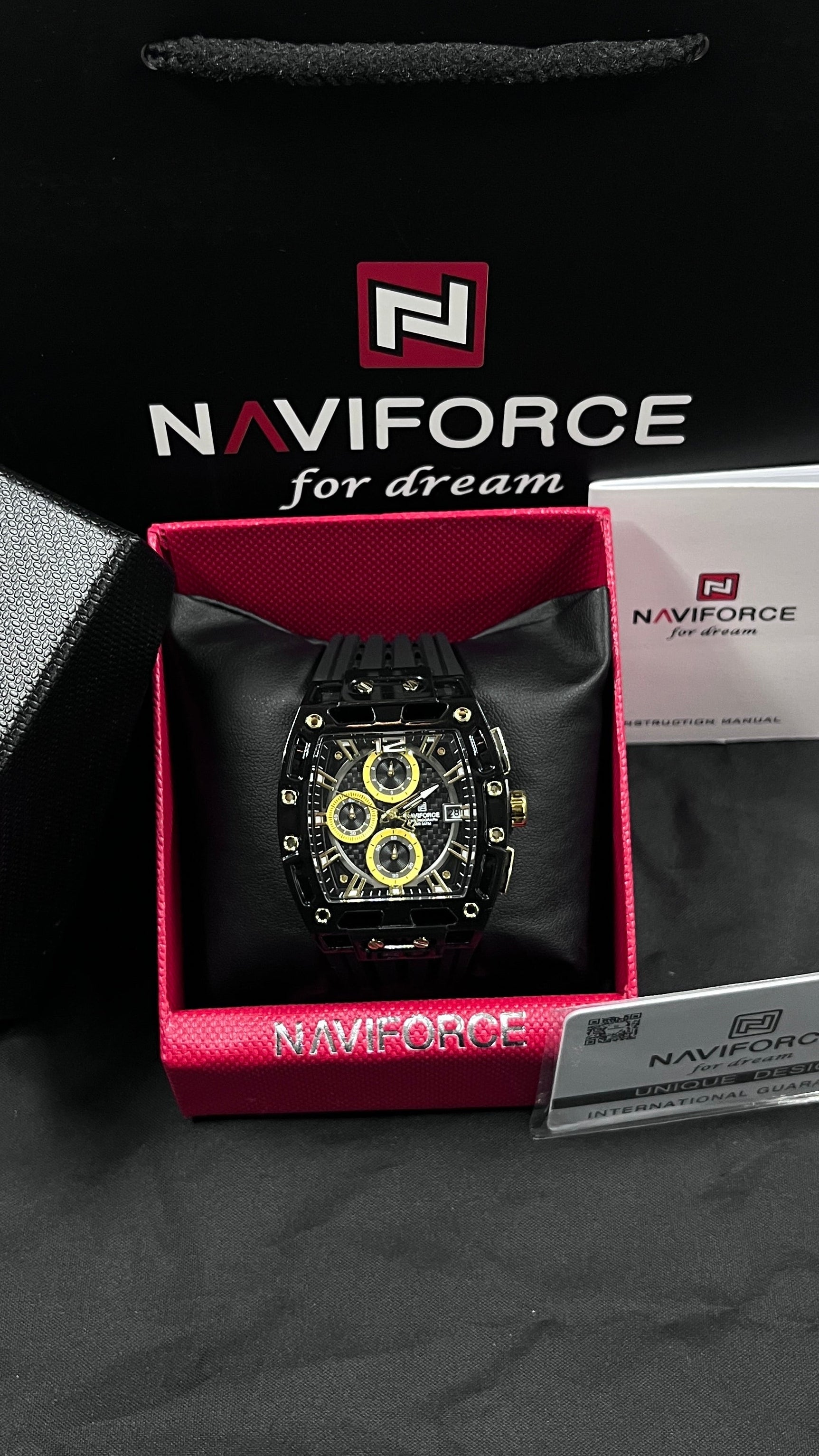 NAVI FORCÉ / BLACK AND GOLD
