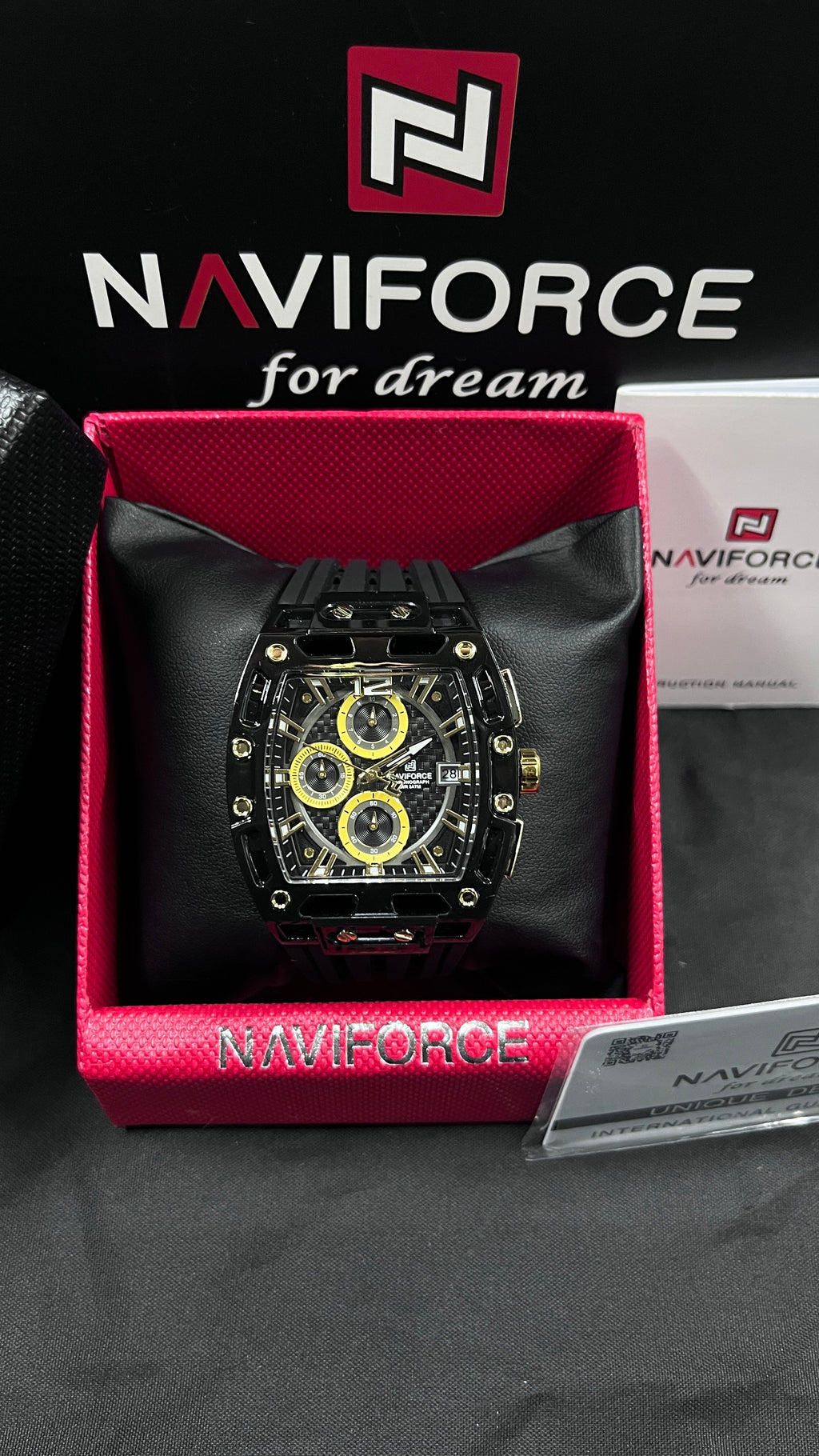 NAVI FORCÉ / BLACK AND GOLD
